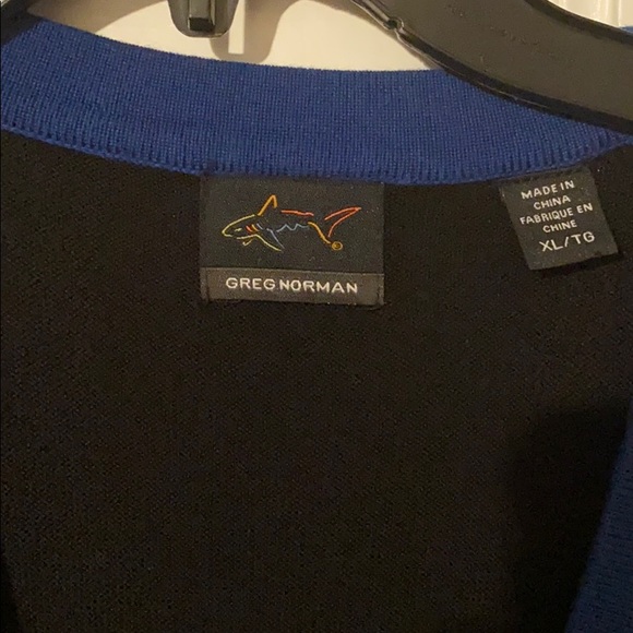 Greg Norman golf sweater vest. - Picture 4 of 6